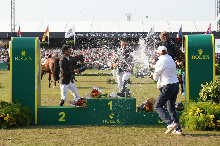 presentation; grand prix; Stephan Conter; 221, FINN LENTE, Jose Maria jr LAROCCA; 684, ALCAPONE DES CARMILLE, Peder FREDRICSON; 768, DYNAMIX DE BELHEME, Steve GUERDAT; Sportfot