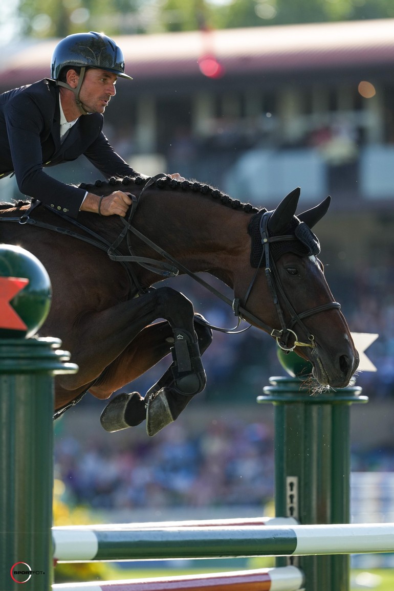 Looping Luna a triomphé dans la première épreuve du CSI5*W de Londres, (C) Sportfot